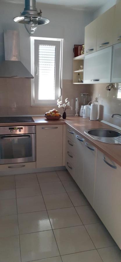 Apartman Mikola With Sea View Trogir Exterior photo