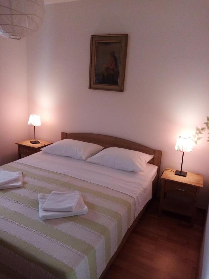 Apartman Mikola With Sea View Trogir Exterior photo