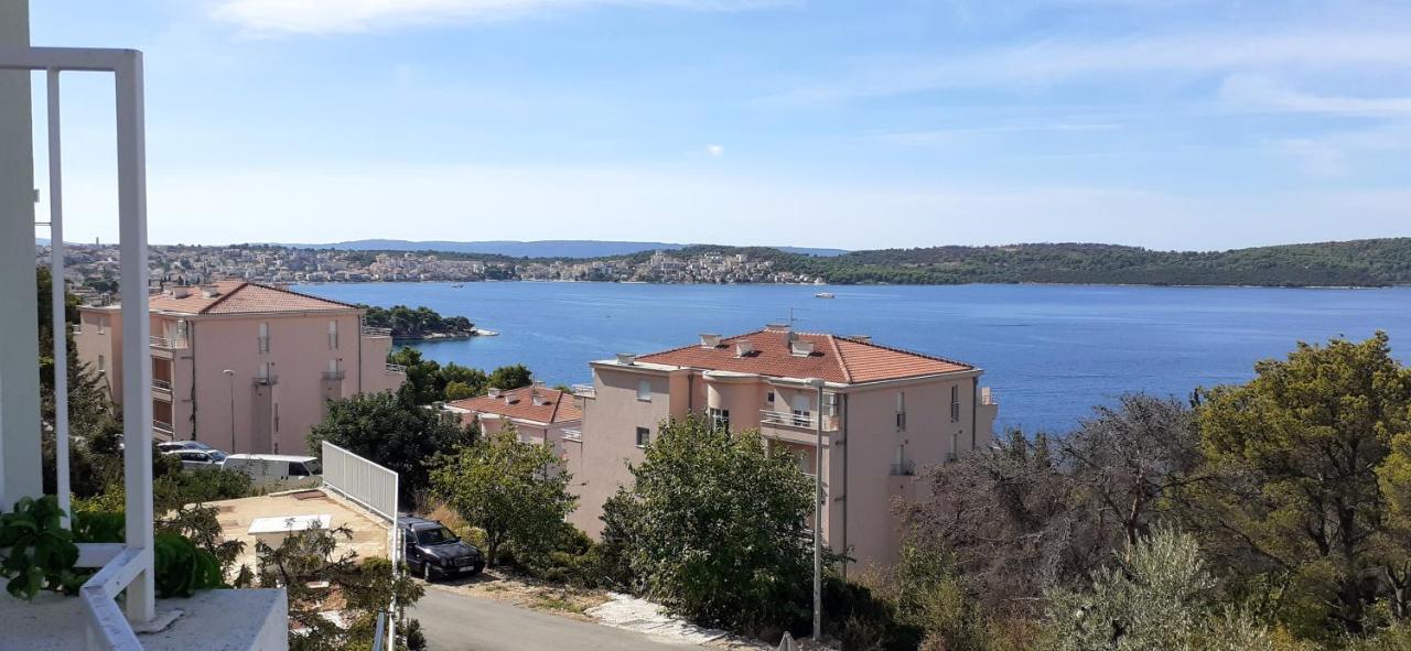 Apartman Mikola With Sea View Trogir Exterior photo